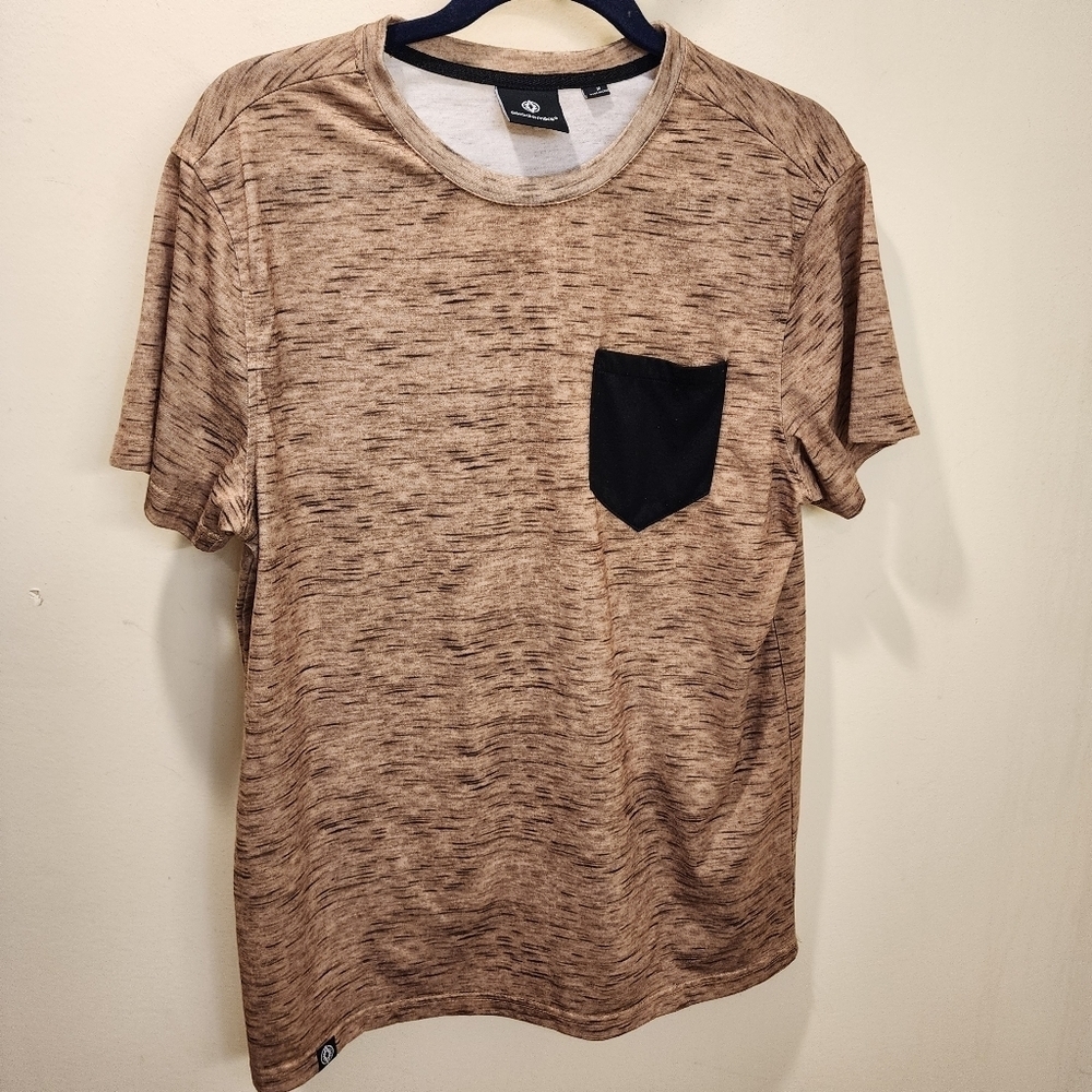 AKADEMIKS men's tan short Sleeves t-shirt with black small pocket size M